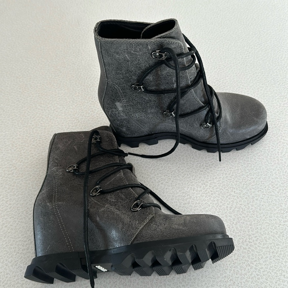 SOREL BOOTS